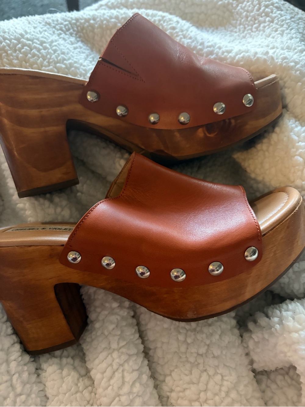 Chelsea & Violet wood slide clogs size 9